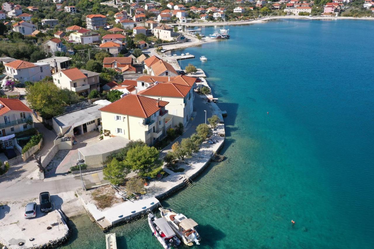 Apartments Babin Vinišće Extérieur photo