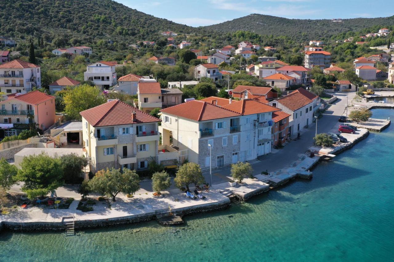 Apartments Babin Vinišće Extérieur photo